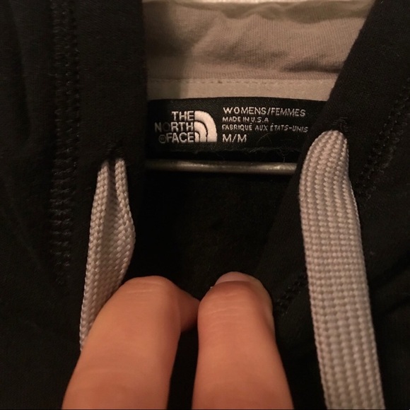The North Face Women's S Black Hoodie Sweatshirt - Picture 4 of 4